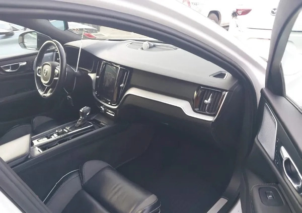 Volvo S60 cena 48000 przebieg: 94965, rok produkcji 2019 z Warszawa małe 37